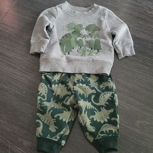 Baby long sleeve and pants matching set